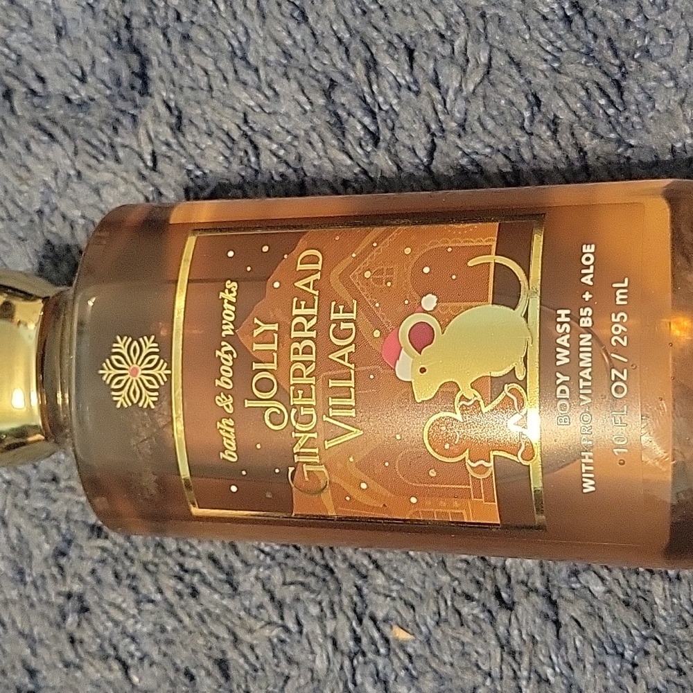 Jolly Gingerbread Village Body Wash